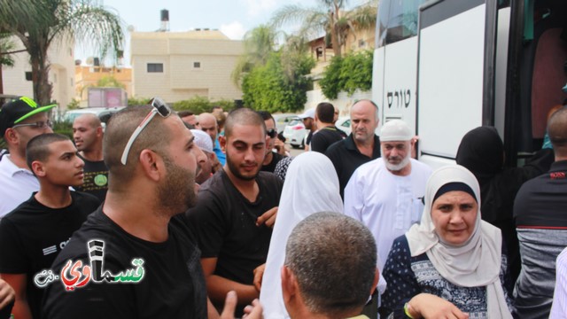 كفرقاسم -فيديو : حجا مبرور وسعيا مشكورا .. حجاج حافلة الحاج احمد الصوص تصل البلدة بسلام ودموع الفرح تغمر الجميع 